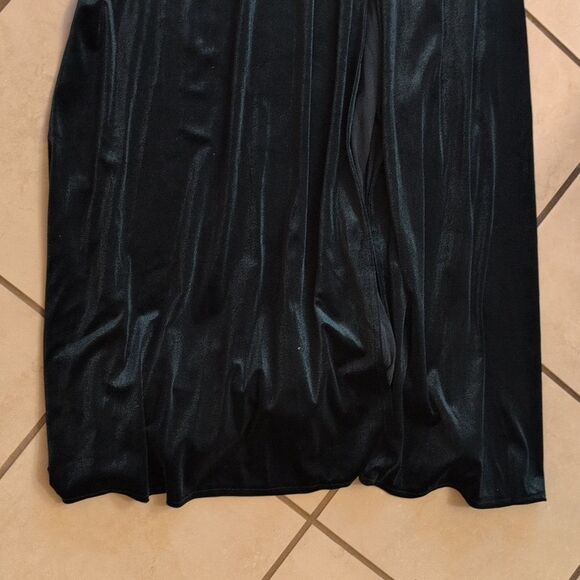 NWT After Six Draped Cuff Off-the-Shoulder Velvet Maxi Dress Pockets Evergreen 8 - Picture 4 of 15
